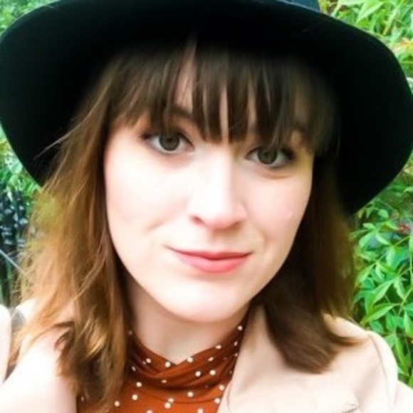 Meet your Posher, Stephanie - Picture 1 of 1